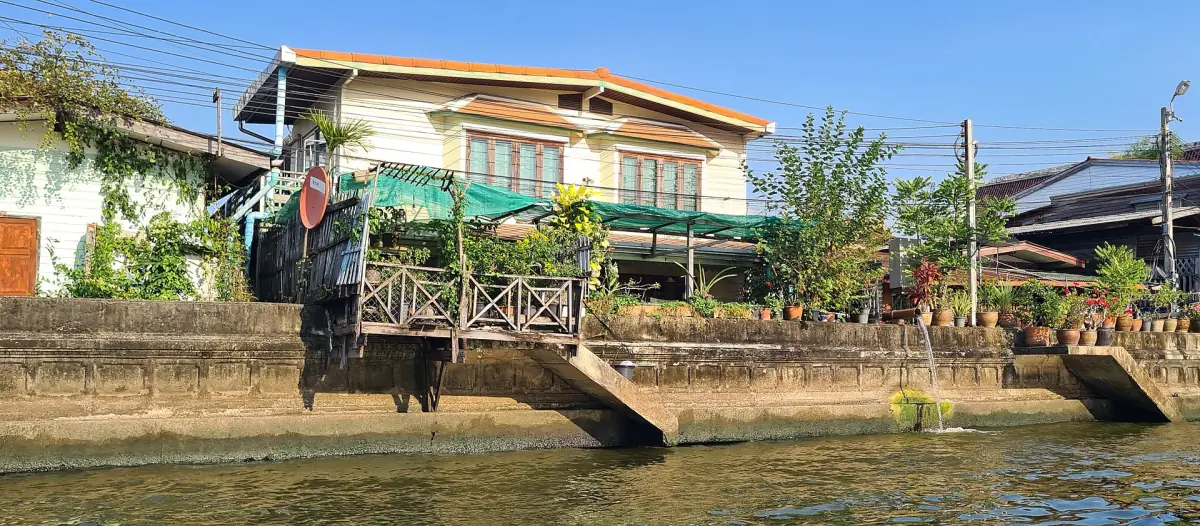 Houses on the Khlong Bangkok Noi canal