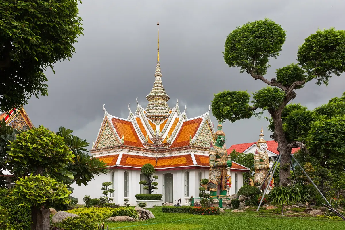 The ordination hall of Wat Arun